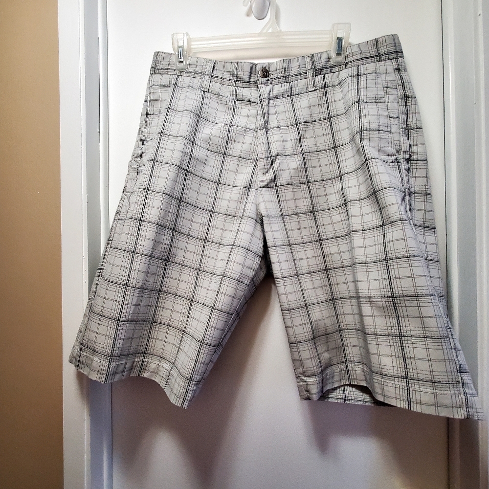 Volcom Corpo Class Shorts Men Size 33 Black/Light… - image 2